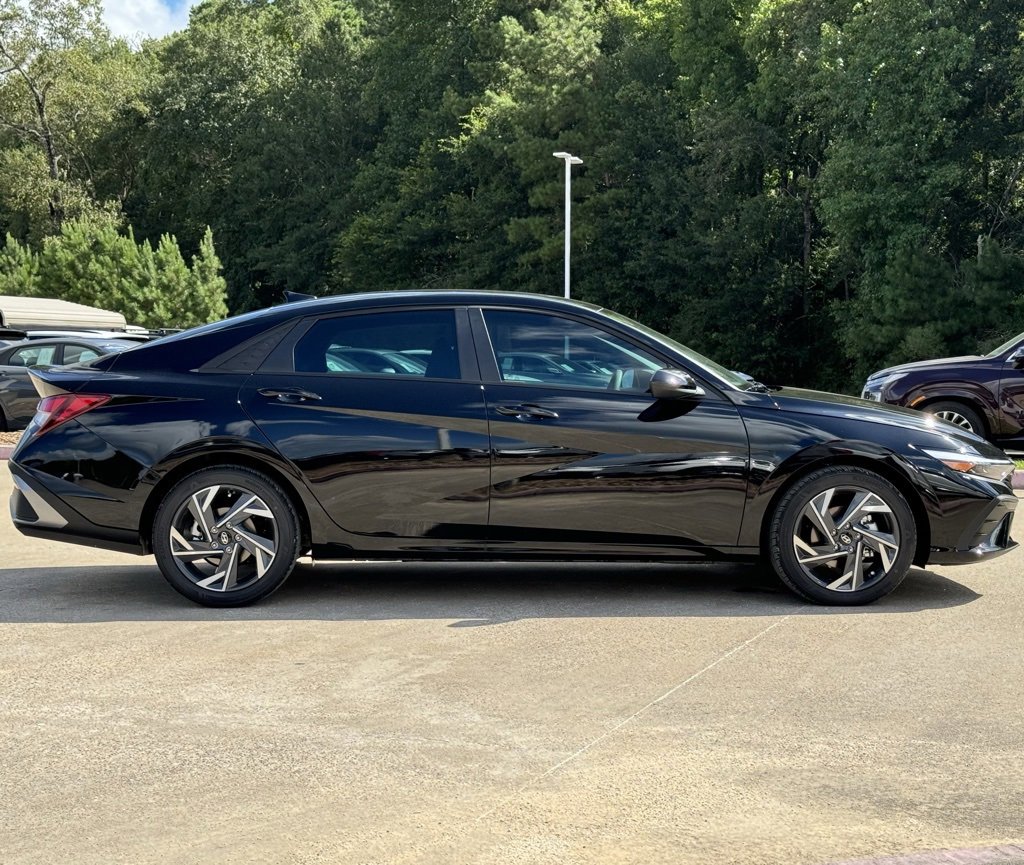 New 2025 Hyundai Elantra Sport image 8