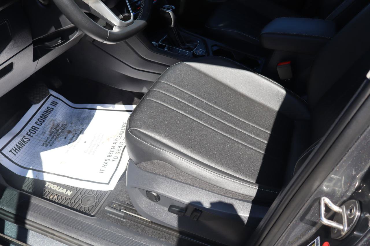 Used 2023 Volkswagen Tiguan SE AWD/4WD image 10