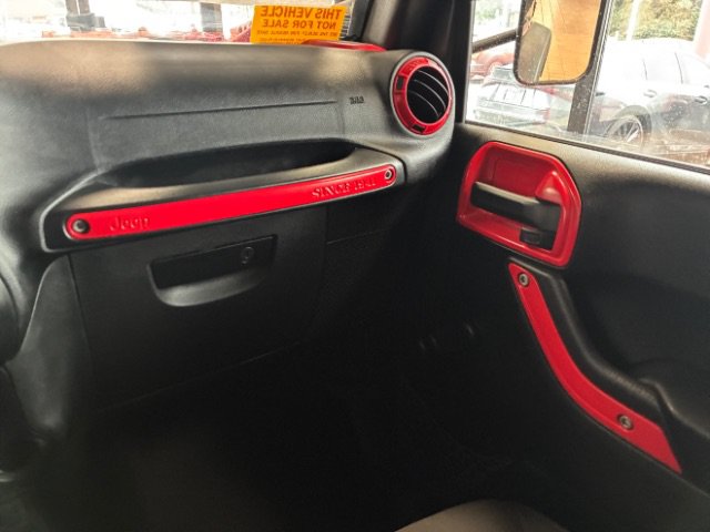 Used 2018 Jeep Wrangler Unlimited Sport w/ Connectivity Group AWD/4WD image 22