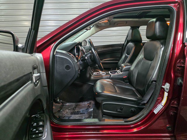 Used 2017 Chrysler 300 Limited w/ Value Package image 13