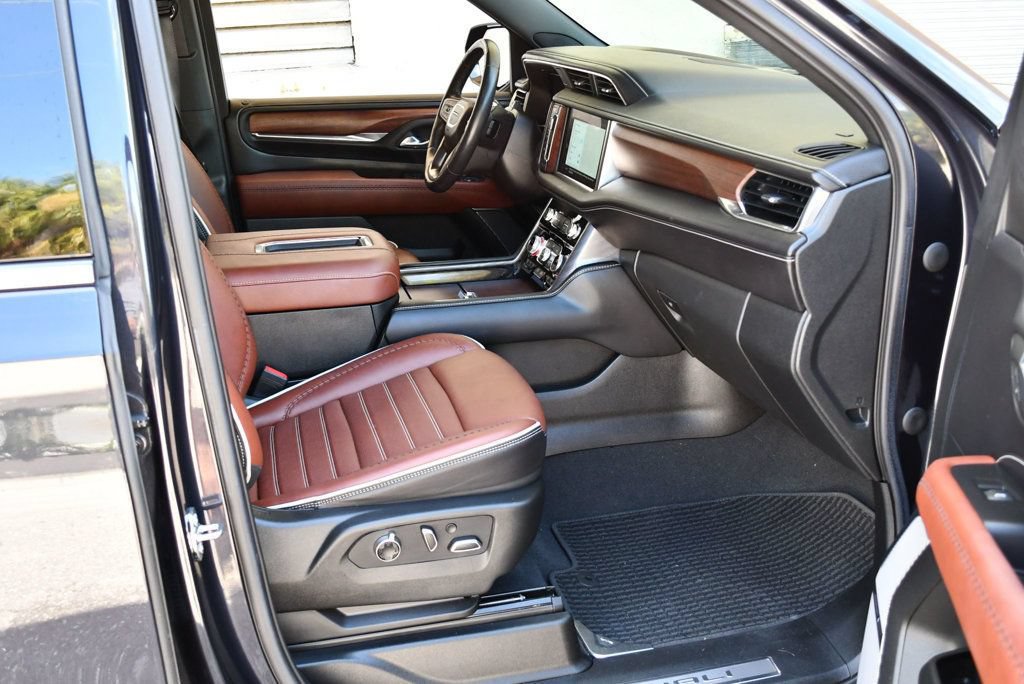 Used 2023 GMC Yukon Denali Ultimate AWD/4WD image 22