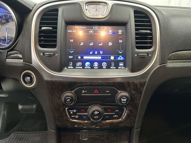 Used 2016 Chrysler 300 C image 19