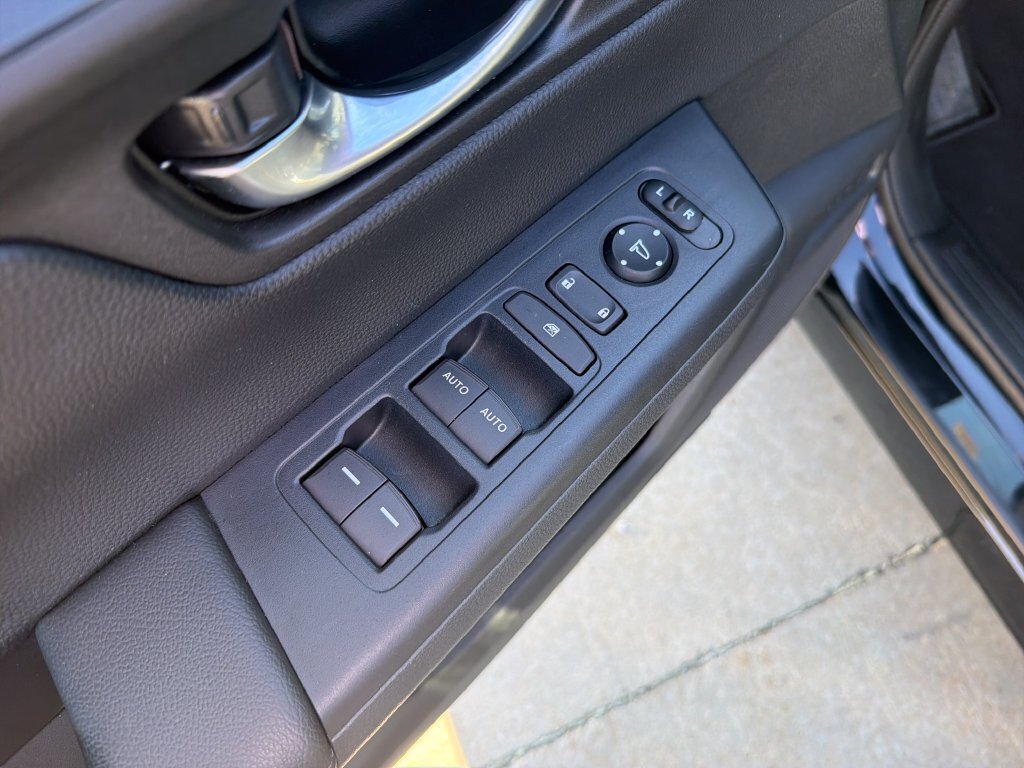Certified 2025 Honda CR-V EX image 5