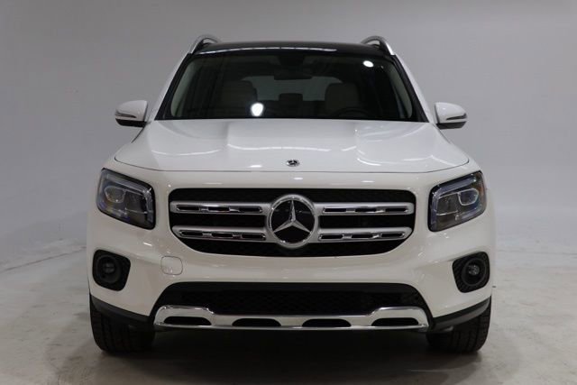 Used 2022 Mercedes-Benz GLB 250 4MATIC image 2