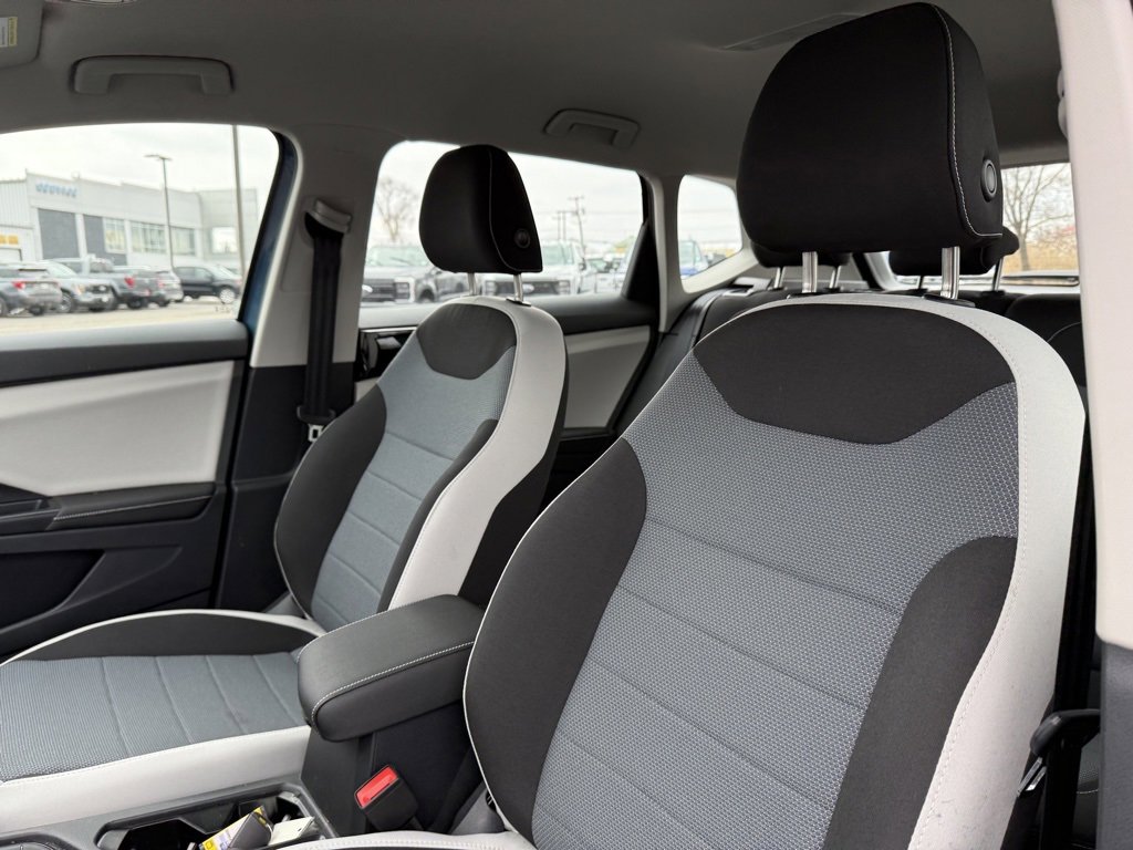 Used 2025 Volkswagen Taos S image 5