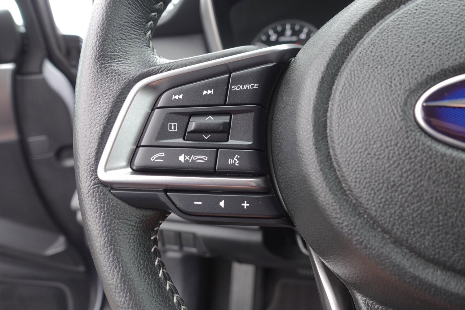 Certified 2025 Subaru Legacy Limited image 15