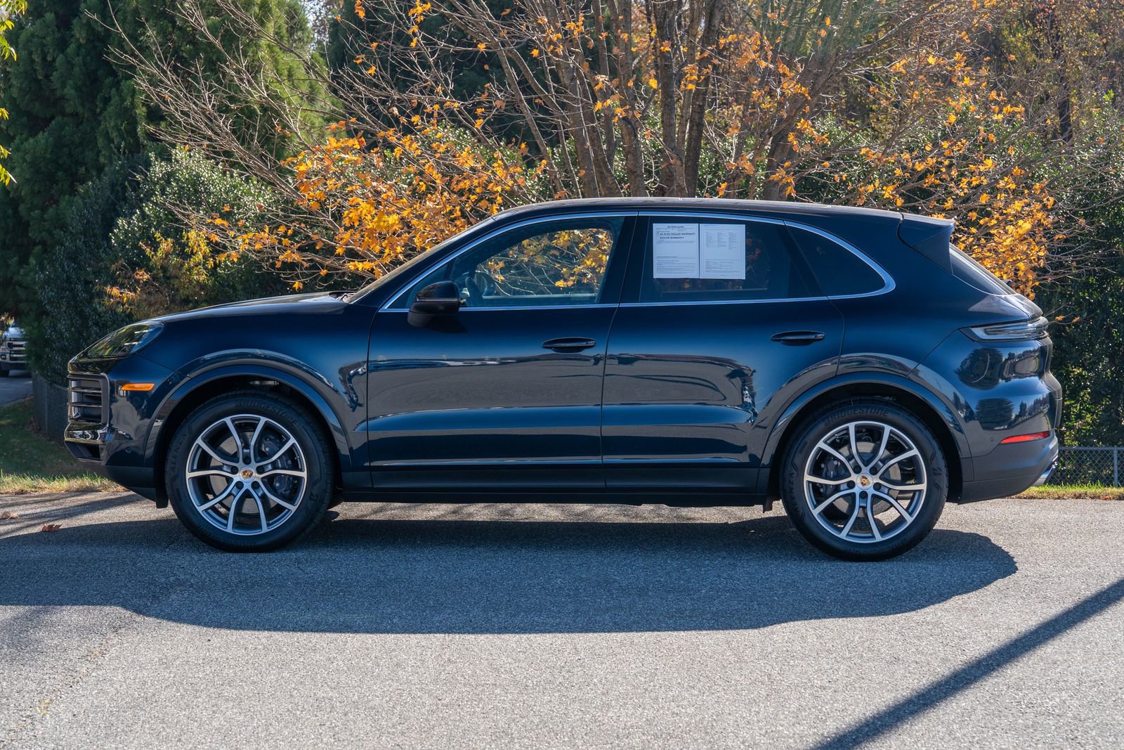 Used 2025 Porsche Cayenne image 2