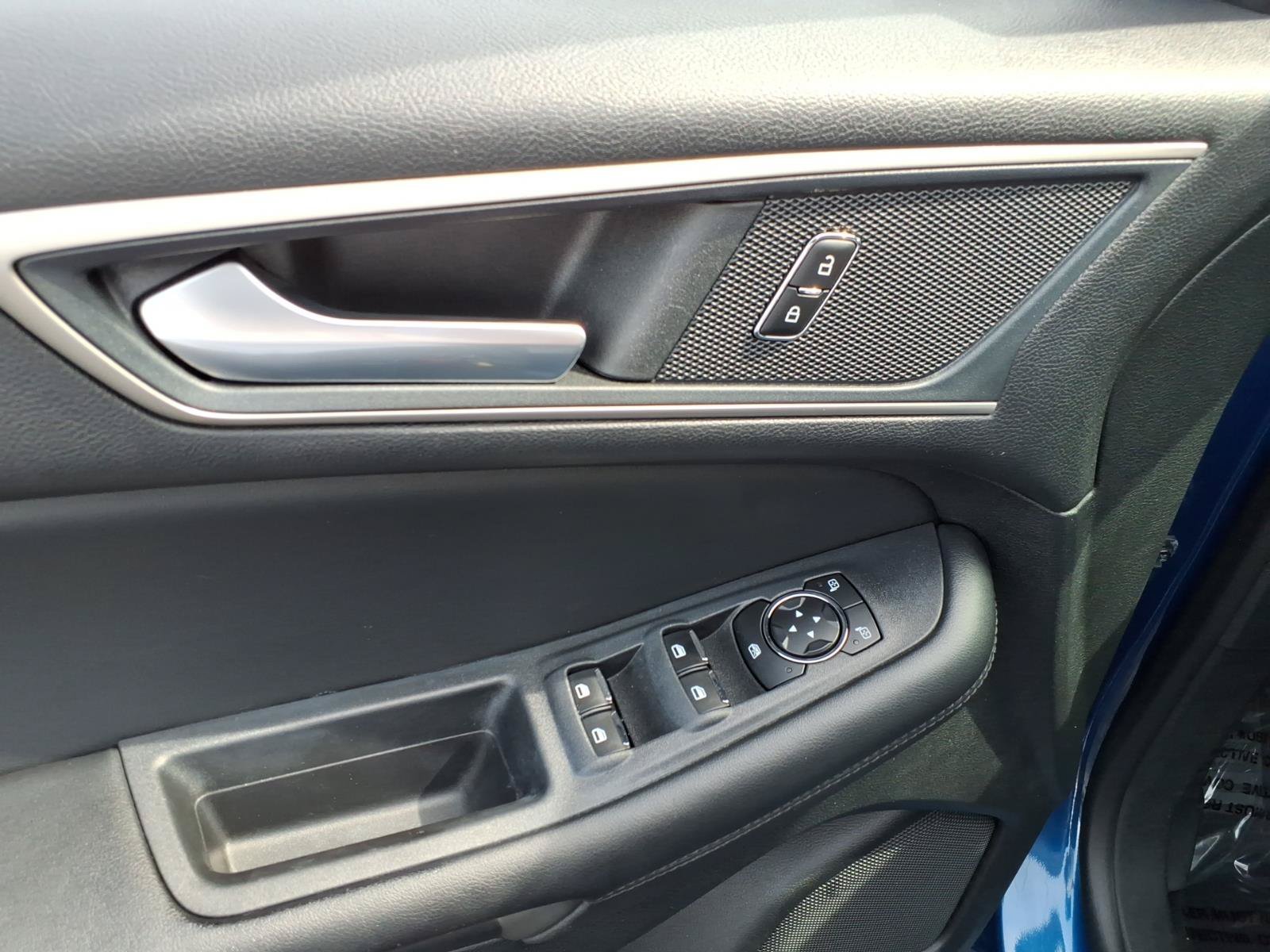Used 2024 Ford Edge SEL AWD/4WD image 14