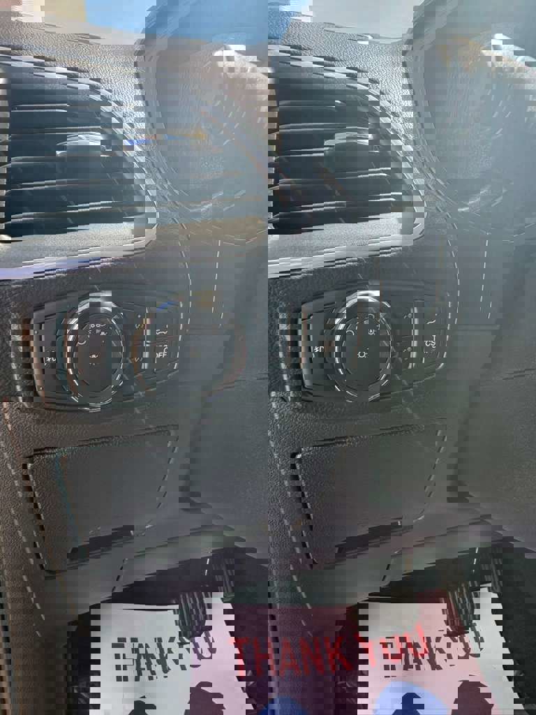 Used 2022 Ford Edge Titanium image 14