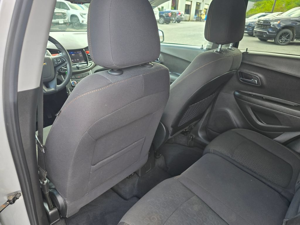 Certified 2020 Chevrolet Trax LS w/ Tint and Cruise Package AWD/4WD image 25
