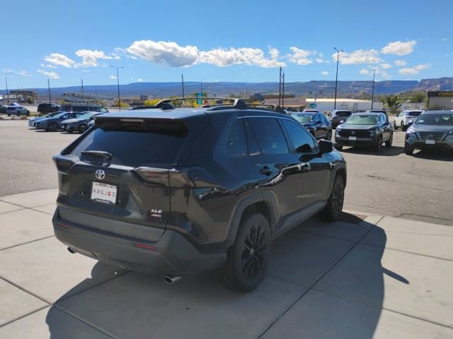 Used 2021 Toyota RAV4 XLE Premium image 5