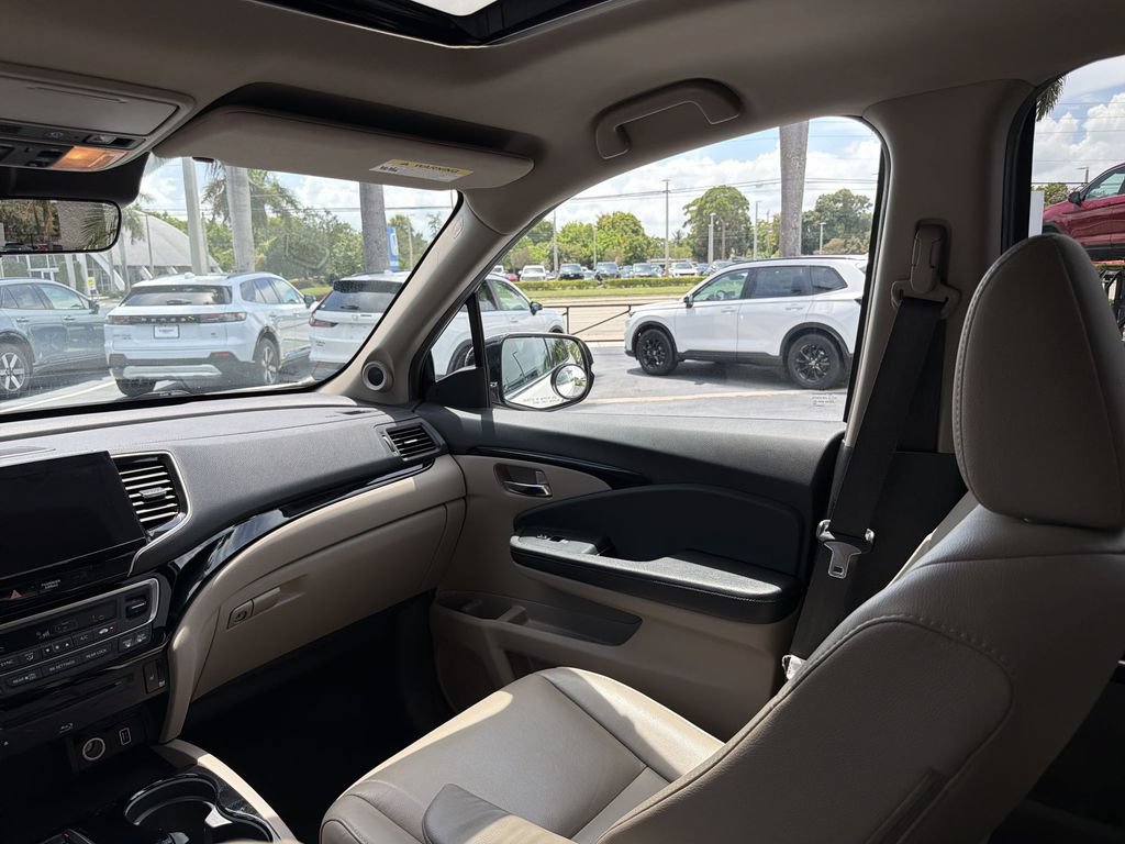 Certified 2019 Honda Pilot Touring image 11
