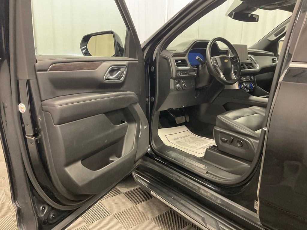 Used 2024 Chevrolet Suburban LT AWD/4WD image 7