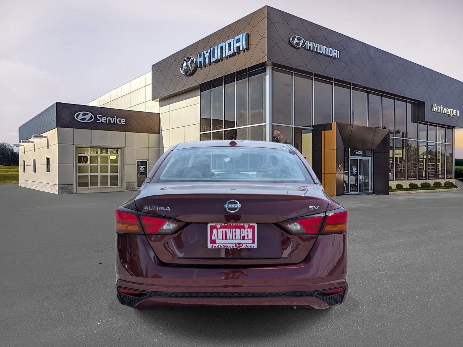 Used 2024 Nissan Altima 2.5 SV FWD image 4