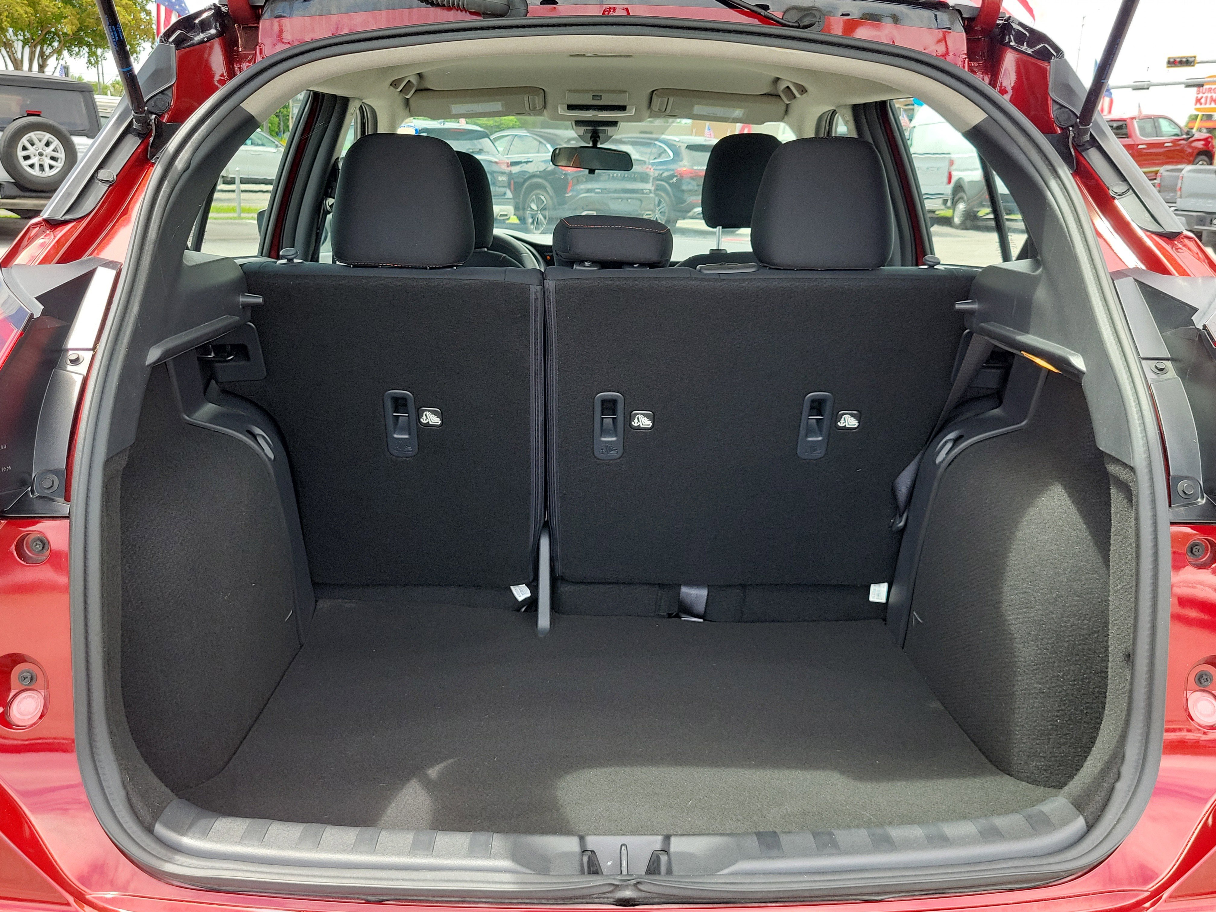 Used 2024 Nissan Kicks SR FWD image 11