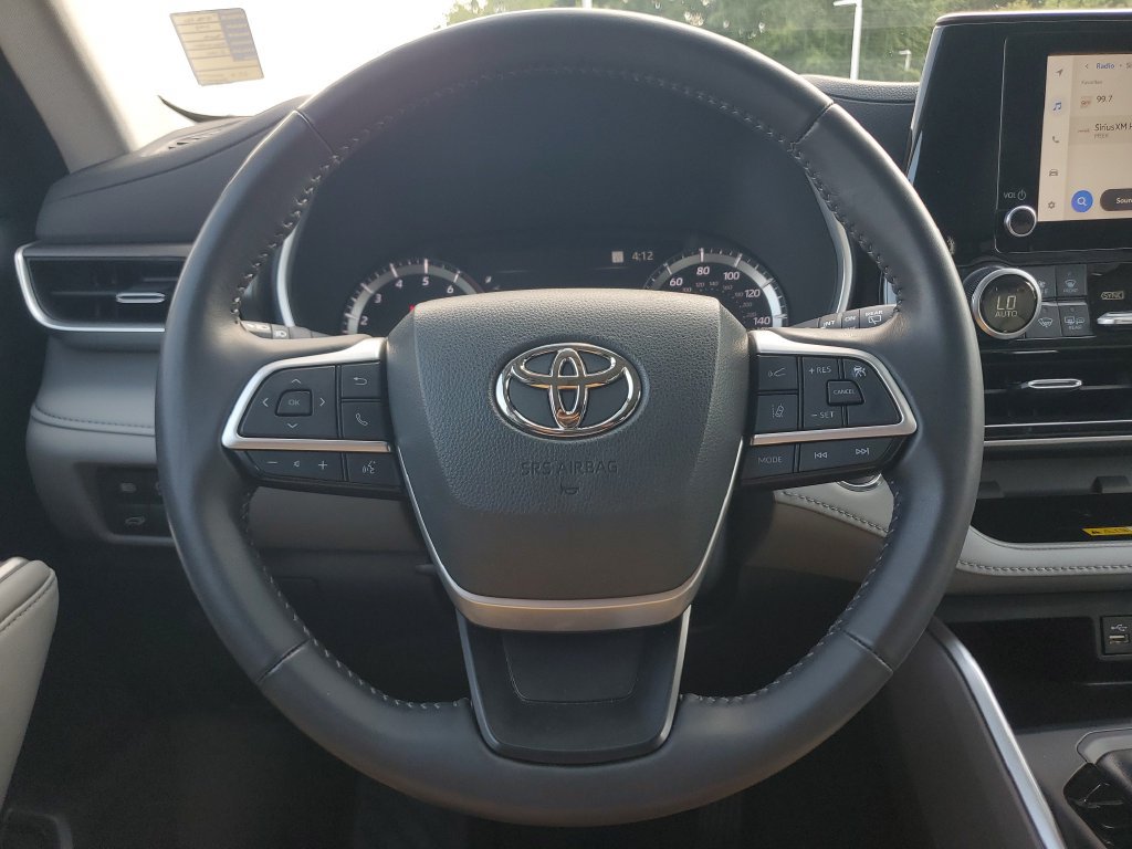 Used 2023 Toyota Highlander XLE FWD image 20