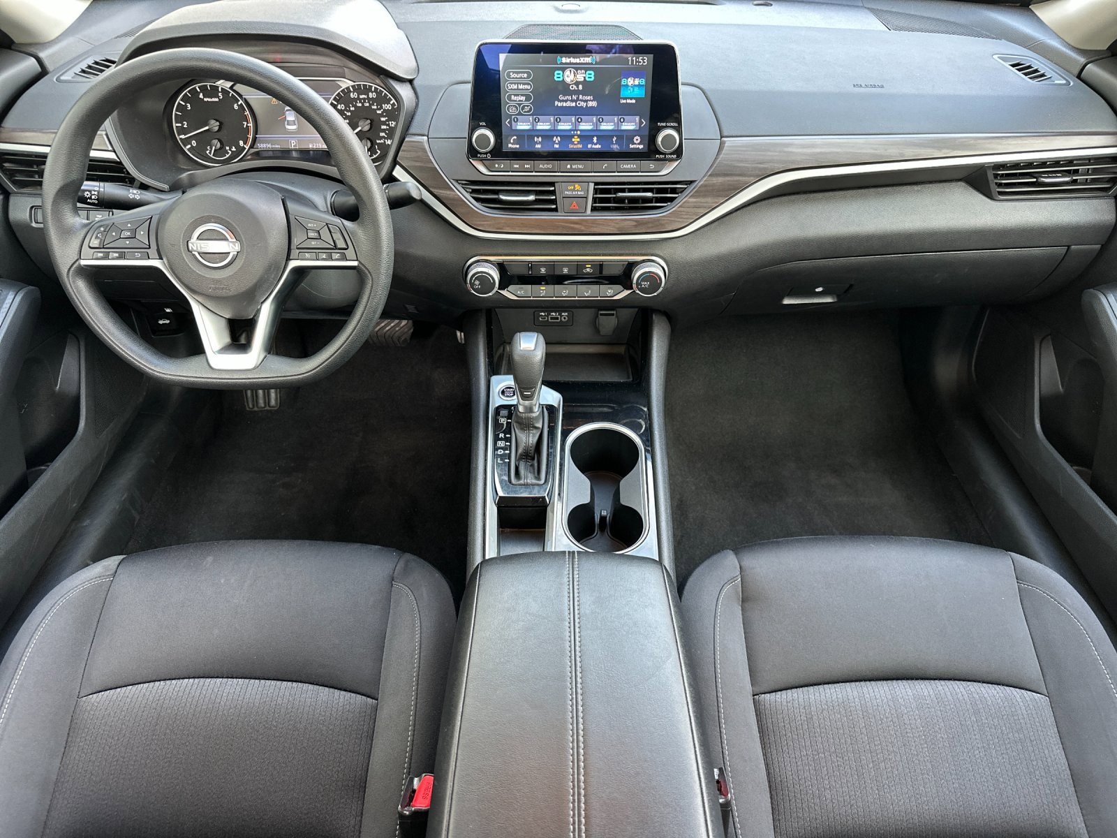 Used 2024 Nissan Altima 2.5 SV image 14