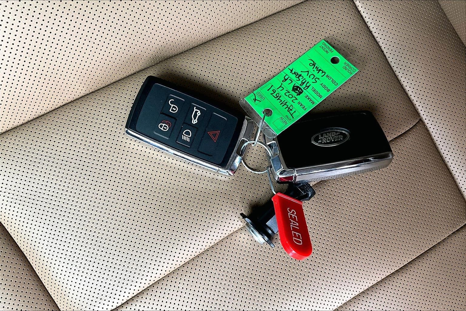 Used 2024 Land Rover Range Rover Sport SE image 11