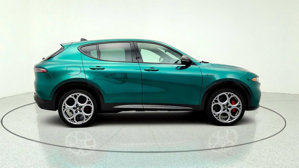 Used 2024 Alfa Romeo Tonale Veloce AWD/4WD image 4