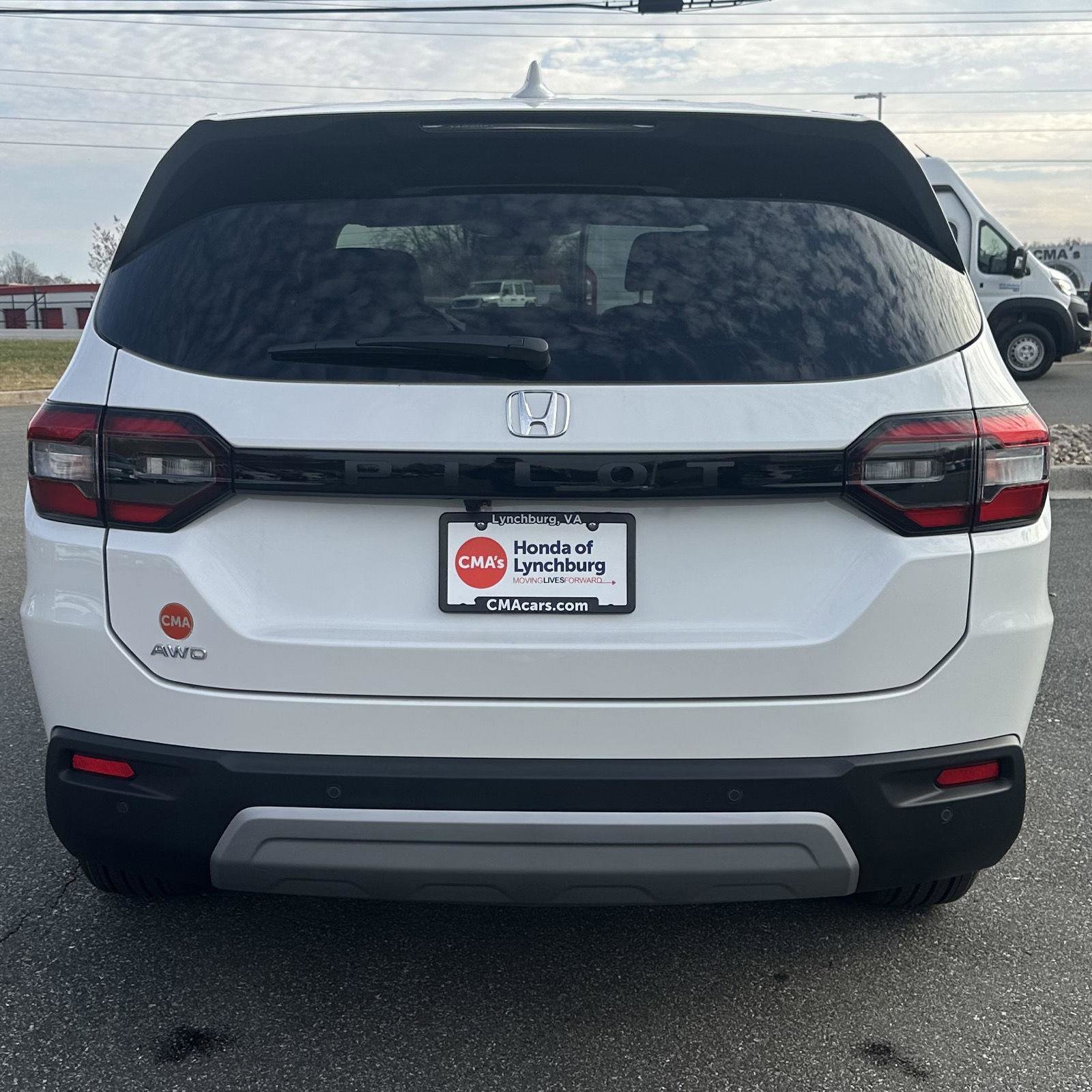 New 2025 Honda Pilot EX-L image 4