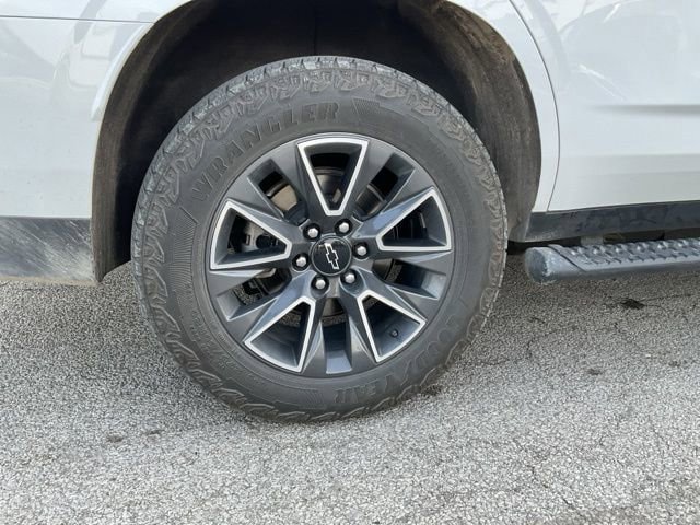 Used 2024 Chevrolet Tahoe Z71 w/ Luxury Package AWD/4WD image 11