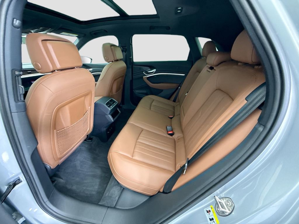 Certified 2023 Audi e-tron Premium Plus w/ Premium Plus Package AWD/4WD image 20