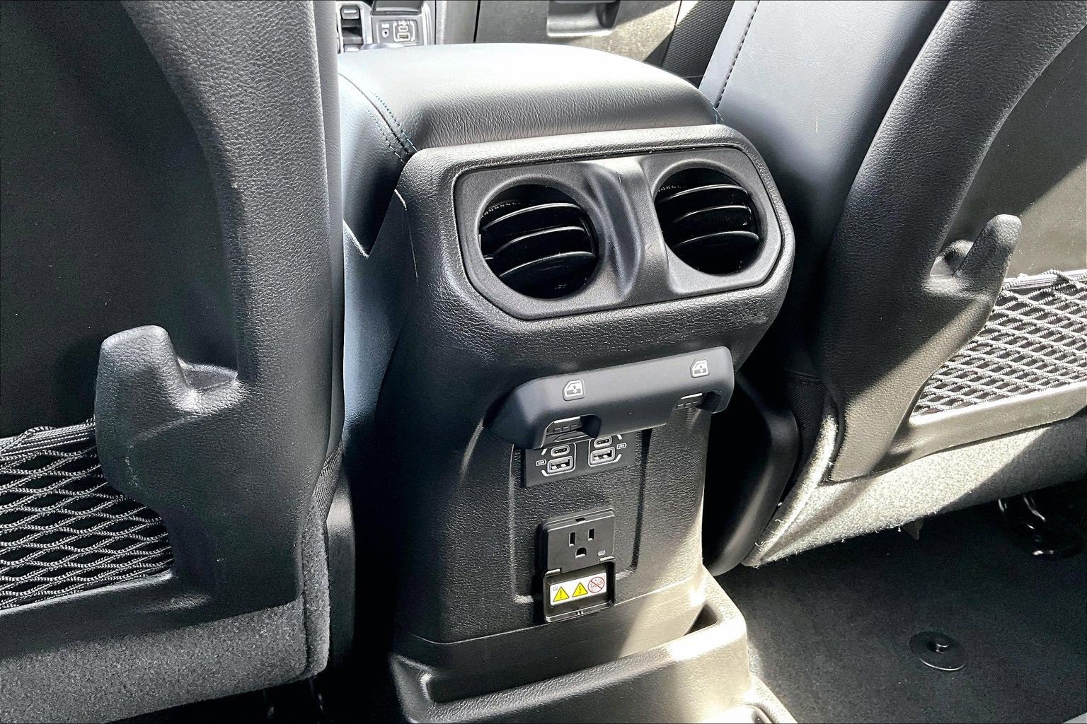 Used 2024 Jeep Wrangler High Altitude image 35