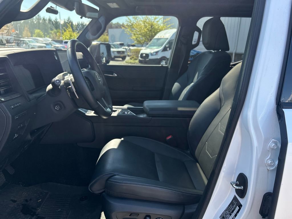 Used 2024 Lexus GX 550 w/ Cold Area Package AWD/4WD image 6