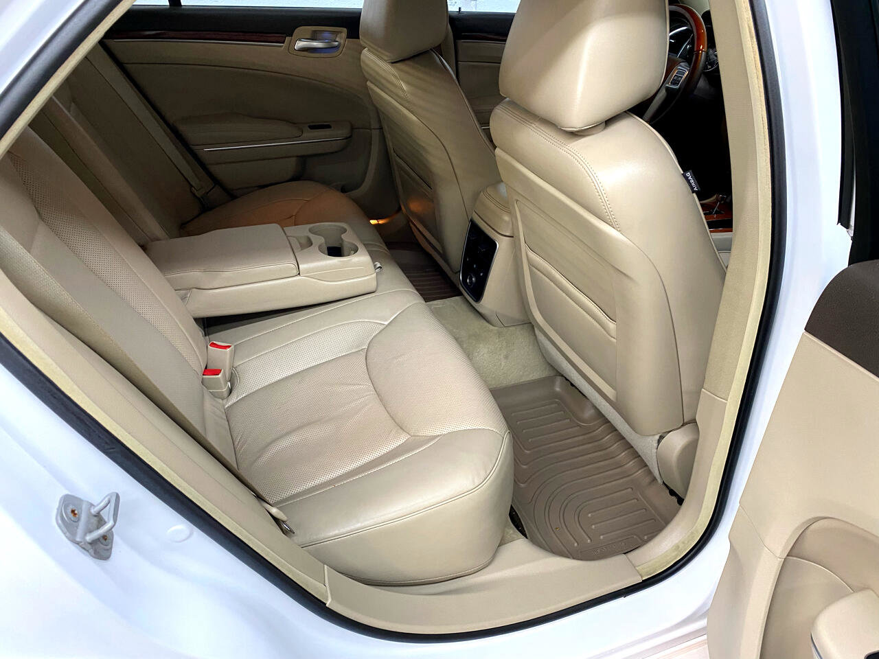 Used 2011 Chrysler 300 Limited w/ Luxury Group image 15