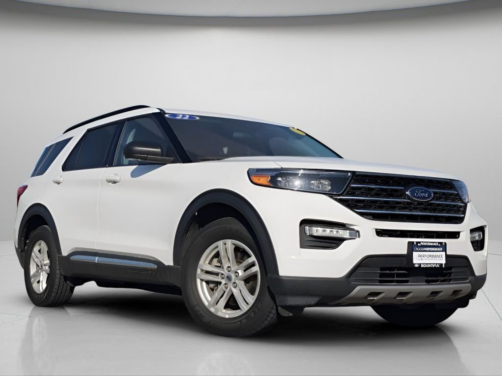 Used 2022 Ford Explorer XLT w/ Equipment Group 202A image 2