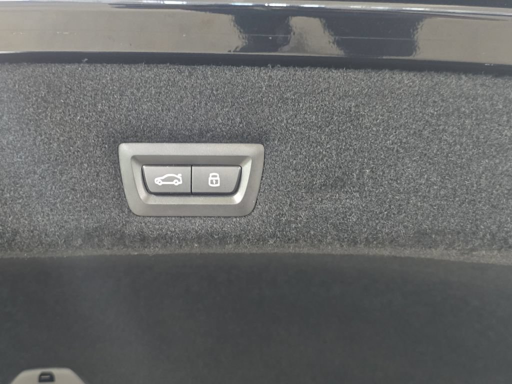 Certified 2023 BMW 740i RWD image 31