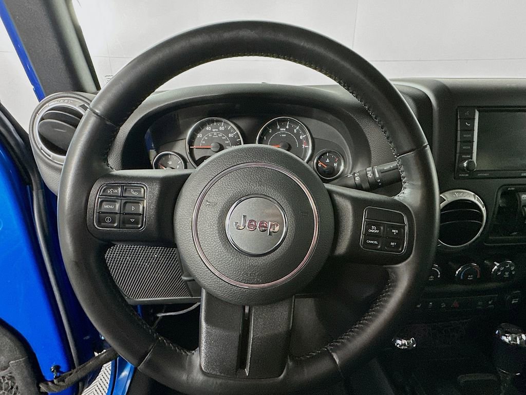 Used 2016 Jeep Wrangler Unlimited Rubicon w/ Connectivity Group image 11