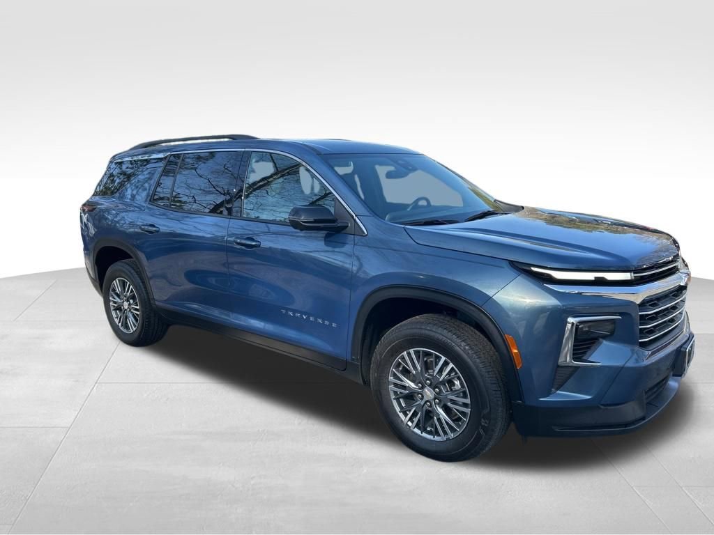Used 2024 Chevrolet Traverse LT w/ Trailering Package image 8