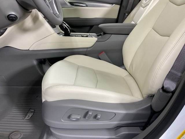 New 2026 Cadillac XT5 Premium Luxury w/ LPO, Floor Liner Package FWD image 25