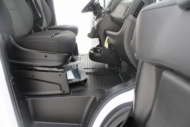 Used 2025 RAM ProMaster 2500 w/ Convenience Group image 17