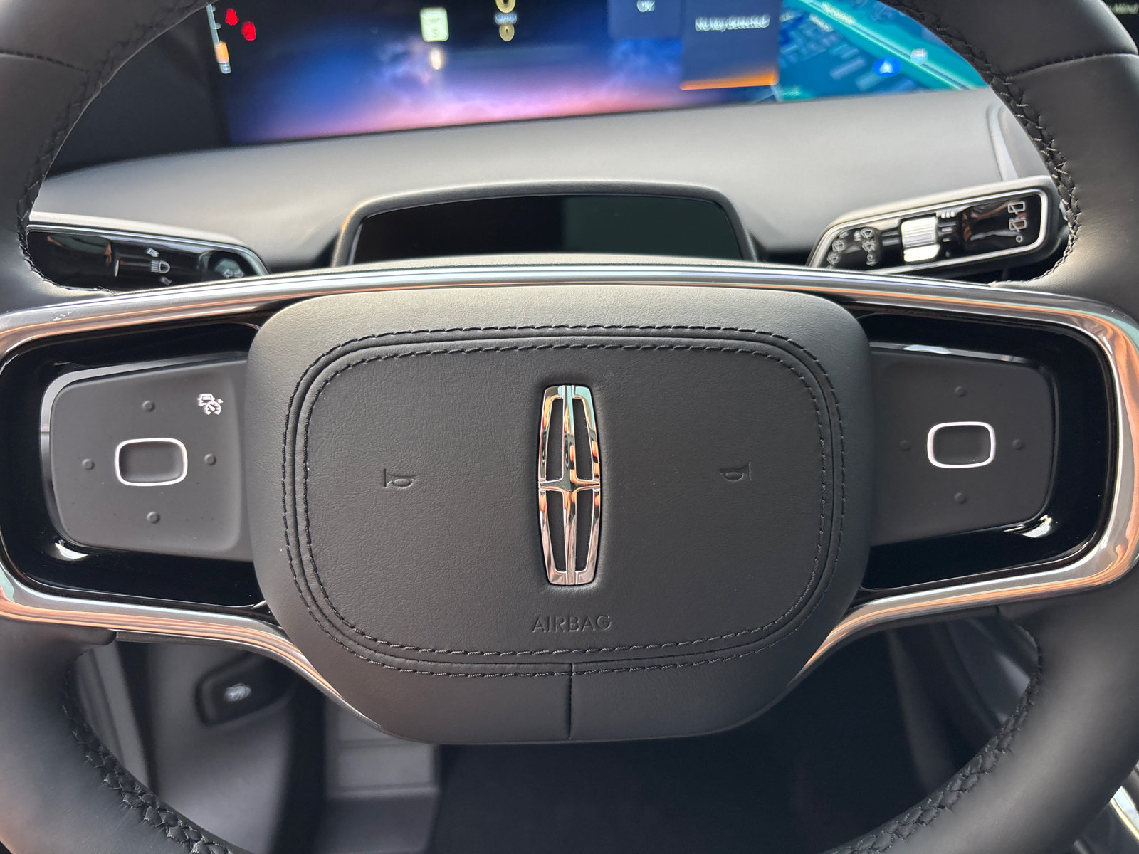 New 2026 Lincoln Nautilus Reserve w/ Jet Appearance Package AWD/4WD image 17
