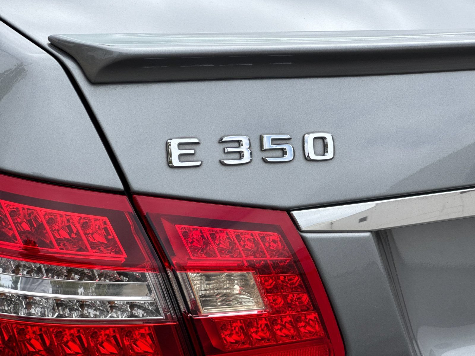Used 2011 Mercedes-Benz E 350 BlueTEC Sedan image 26