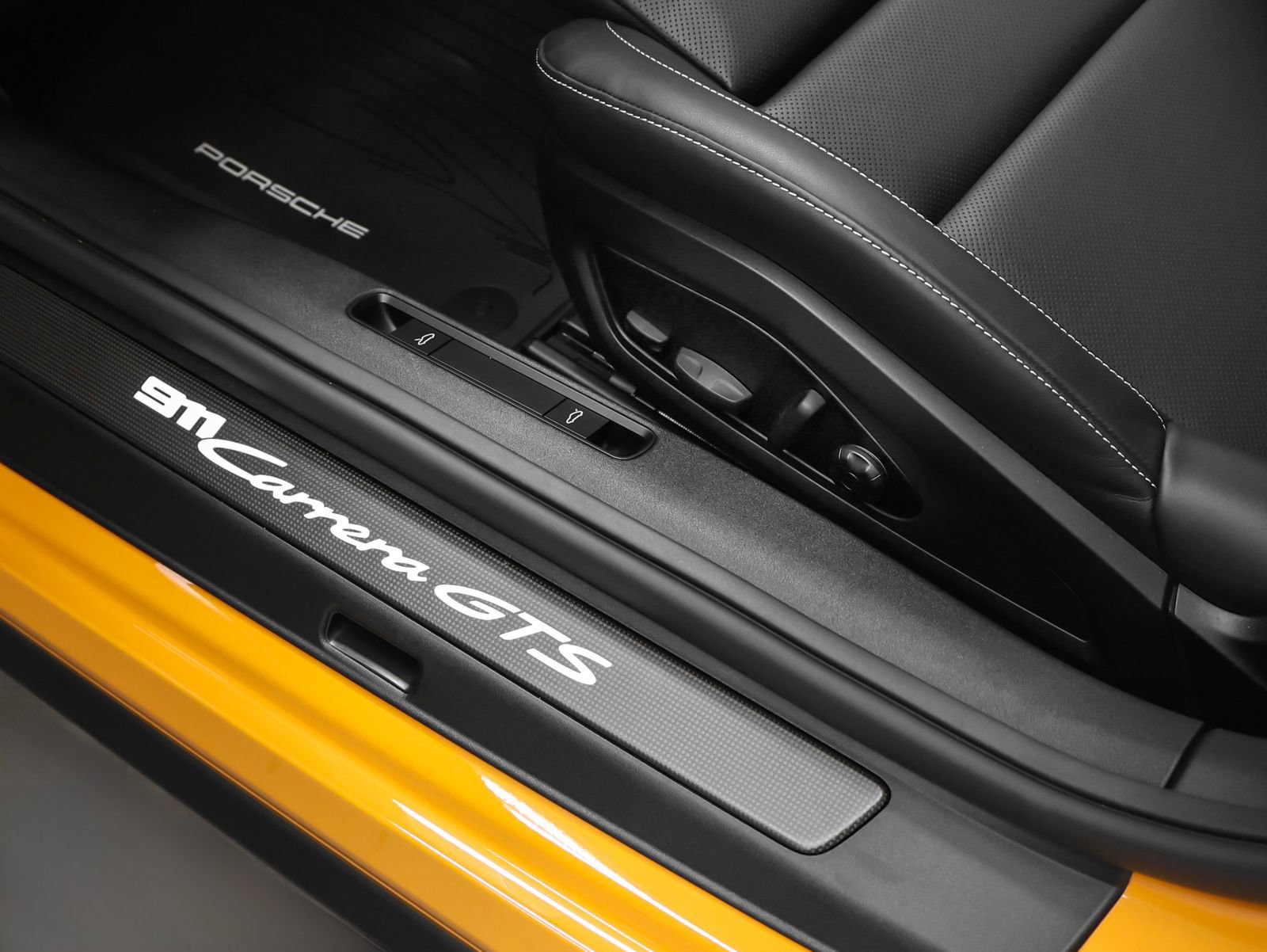 Certified 2025 Porsche 911 Carrera GTS image 47