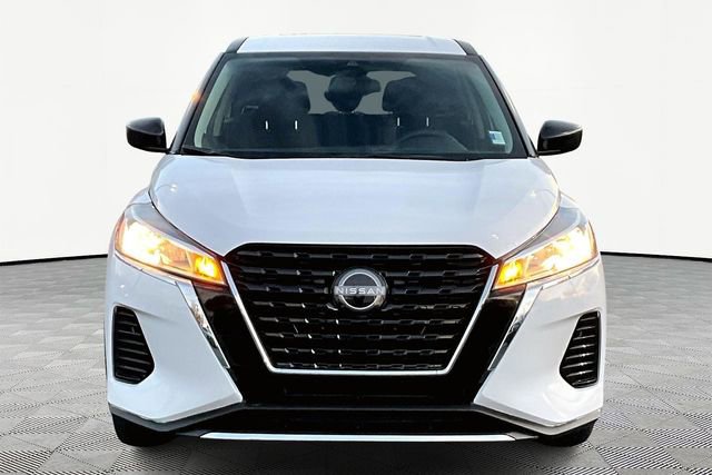 Used 2024 Nissan Kicks S video 2