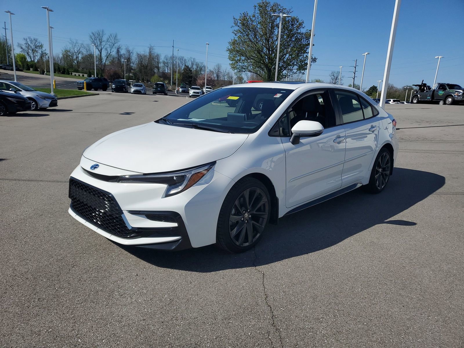Certified 2025 Toyota Corolla SE w/ SE Premium Package image 2
