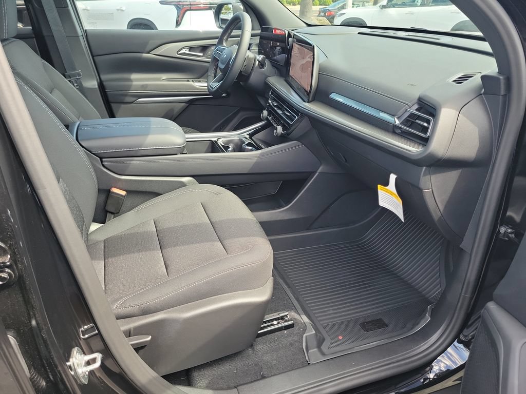 New 2027 Chevrolet Traverse LT w/ Midnight/Sport Edition FWD image 16