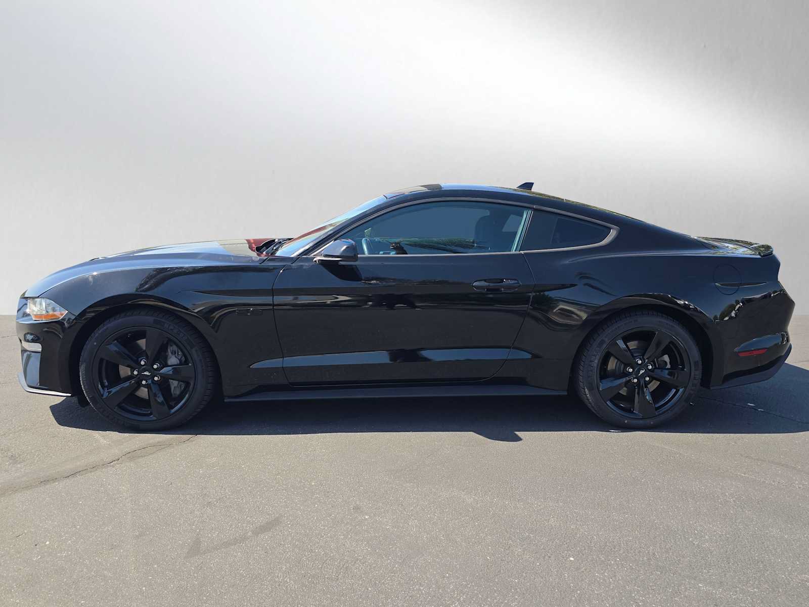 Used 2021 Ford Mustang GT w/ Black Accent Package RWD image 6