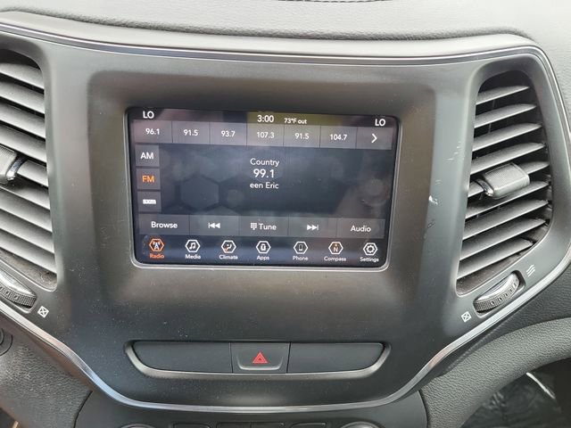 Used 2019 Jeep Cherokee Latitude Plus w/ Comfort/Convenience Group image 25