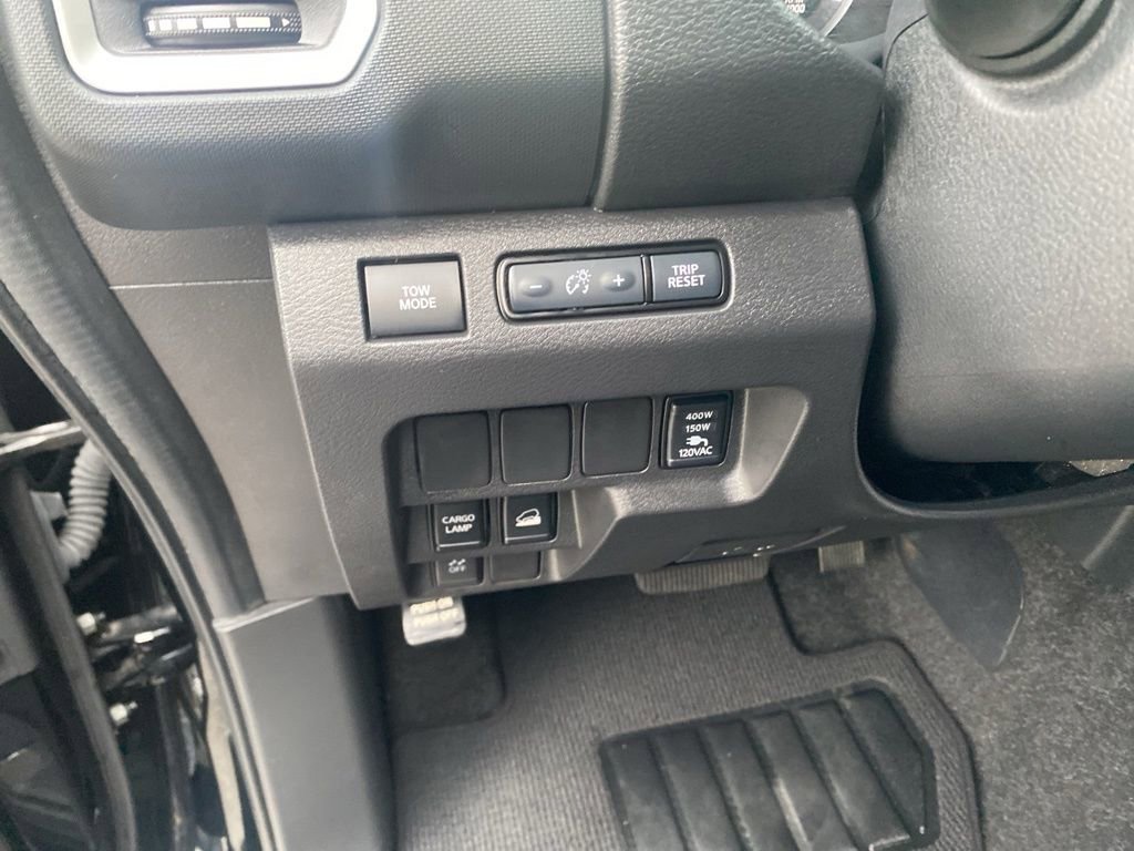 Used 2023 Nissan Frontier SV image 18