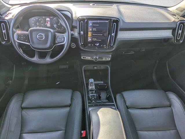 Used 2019 Volvo XC40 T4 Inscription image 18