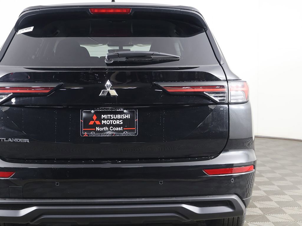New 2026 Mitsubishi Outlander ES FWD image 15