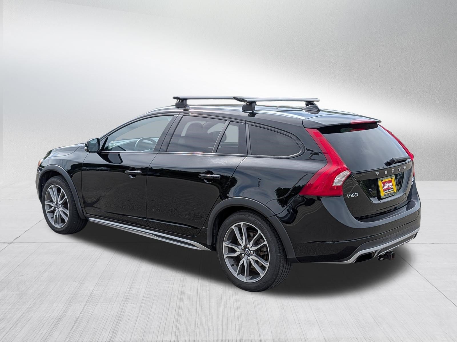 Used 2016 Volvo V60 T5 Cross Country AWD/4WD image 5