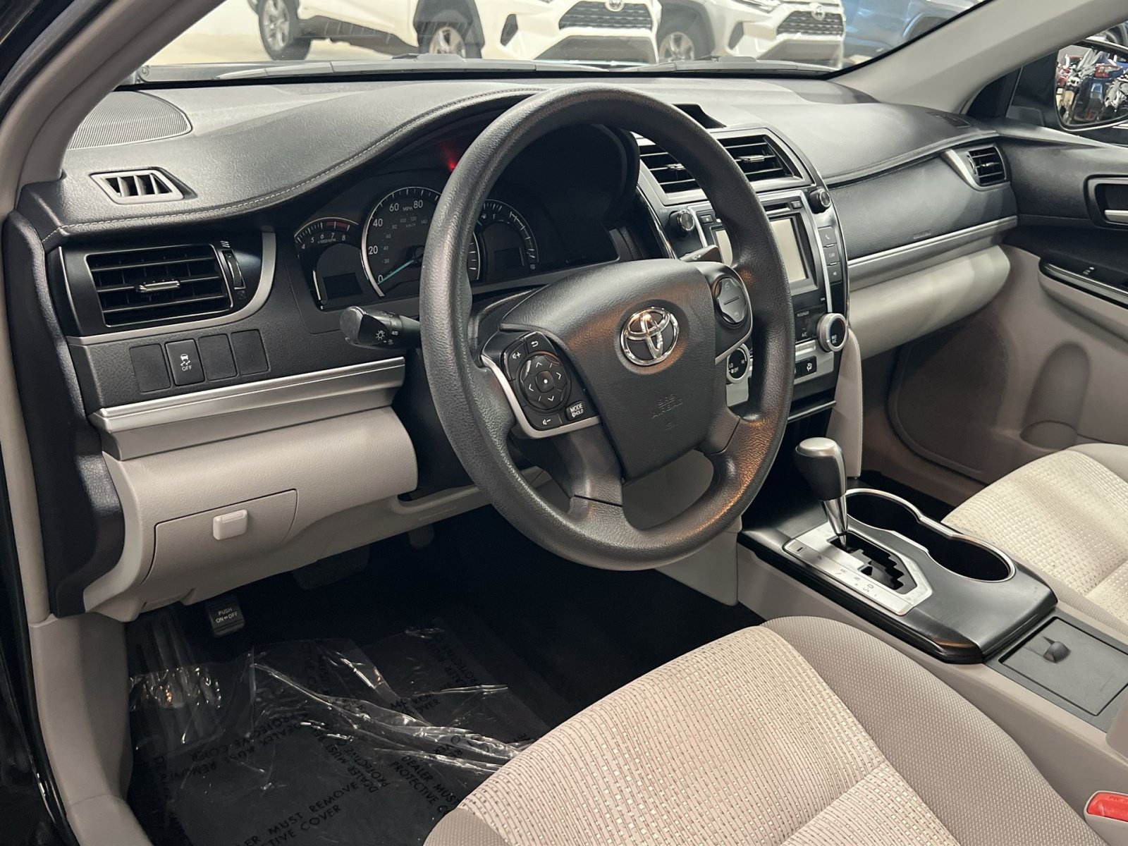 Used 2014 Toyota Camry LE w/ Moonroof Package FWD image 17