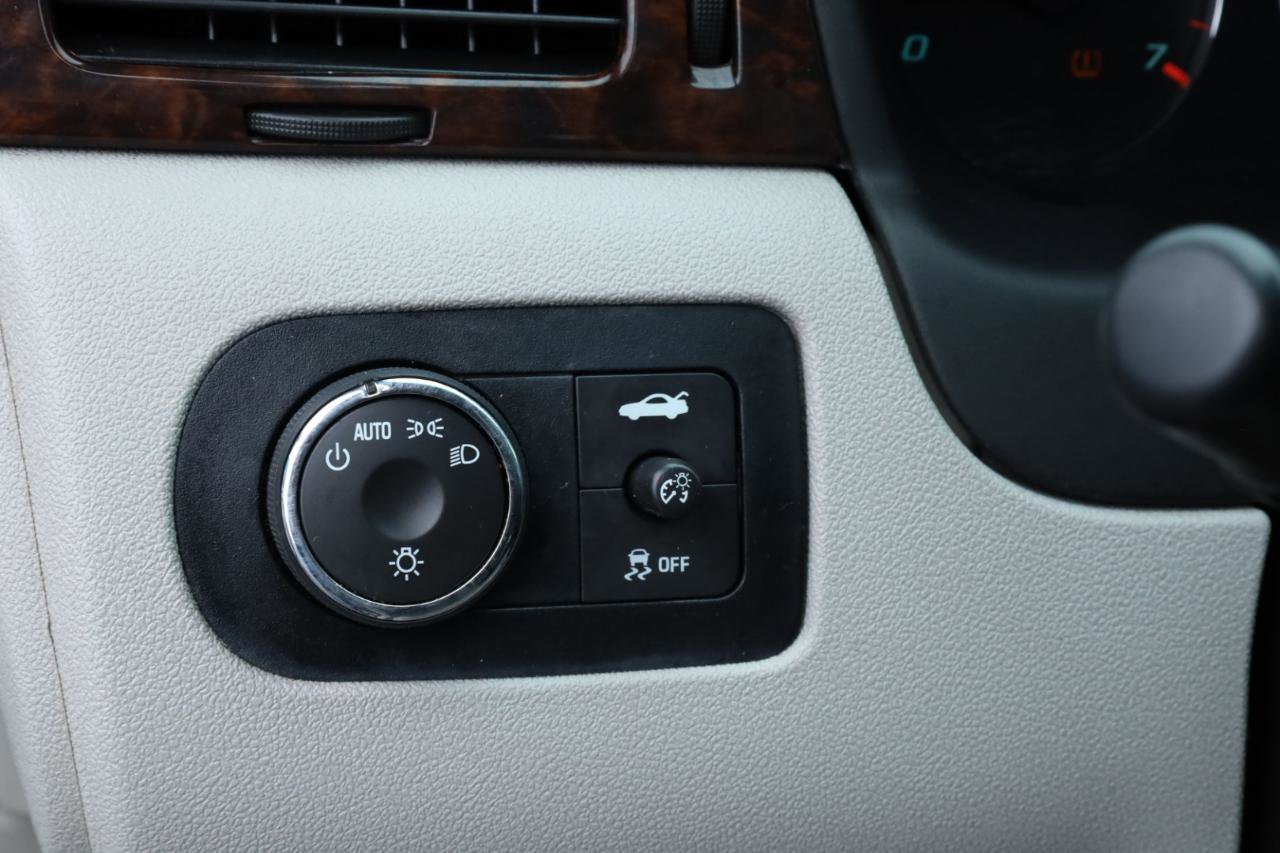 Used 2016 Chevrolet Impala LT w/ LT Sunroof Package FWD image 31