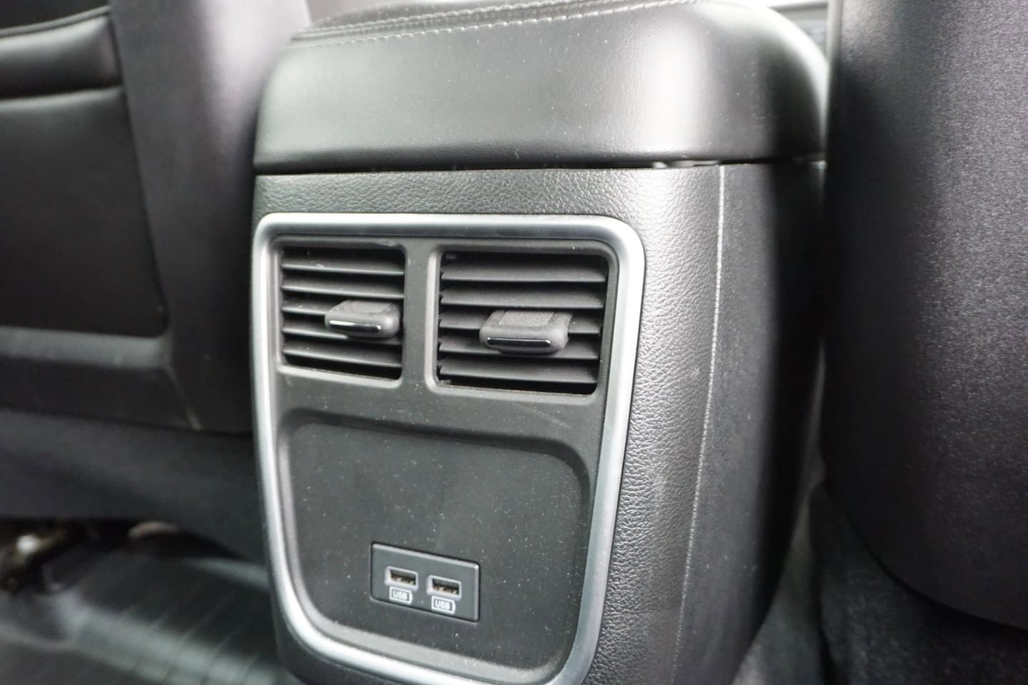Used 2018 Dodge Charger SXT RWD image 22